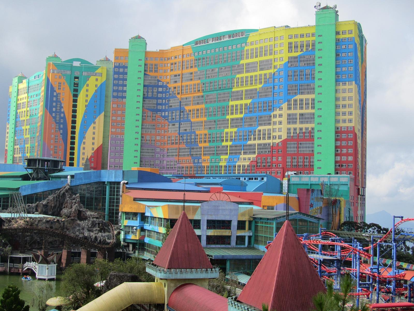 Maxims Hotel